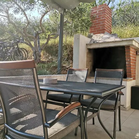 House Ljubica - Ideal Vacation Spot * بول